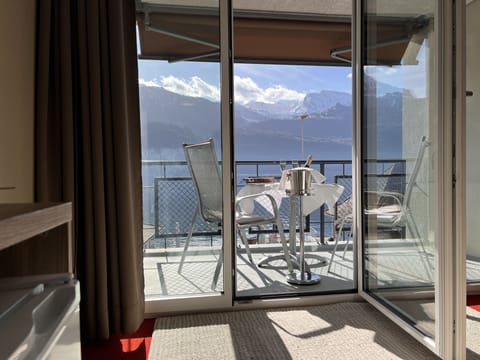 Superior Double Room | In-room safe, desk, soundproofing, WiFi