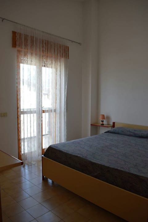 Apartment, 2 Bedrooms | 2 bedrooms, bed sheets