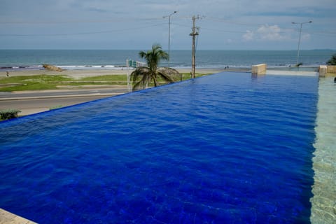 2 indoor pools