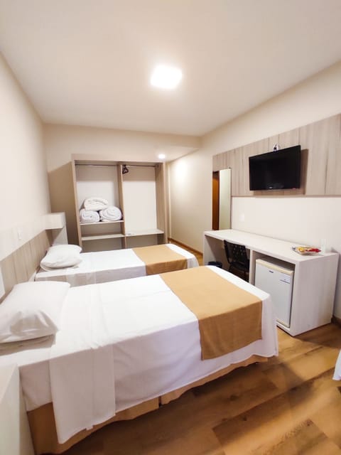 Deluxe Single Room | Minibar, in-room safe, desk, soundproofing