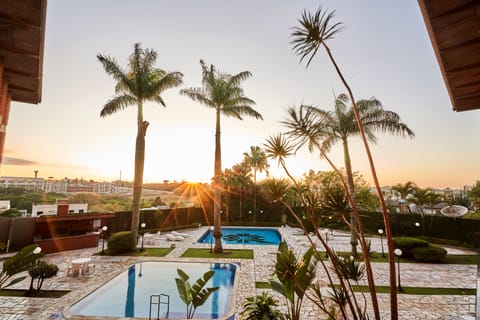 2 outdoor pools, sun loungers