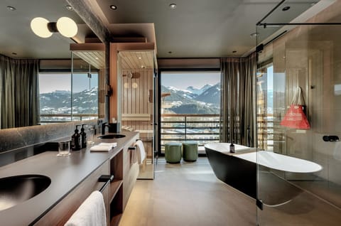 Panoramic Suite | Bathroom | Rainfall showerhead, hair dryer, bathrobes, slippers