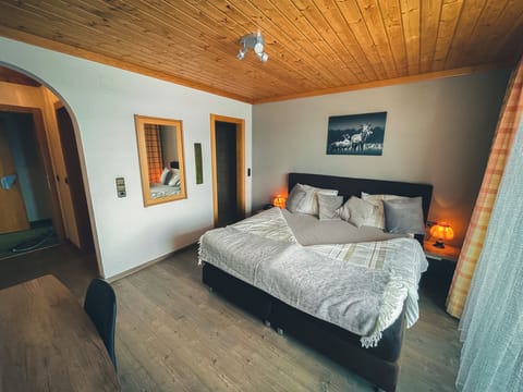 In-room safe, desk, free WiFi, bed sheets