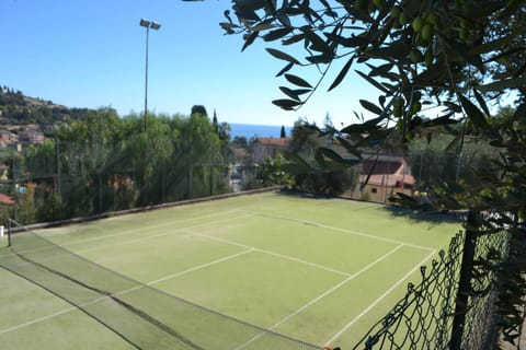 Tennis court