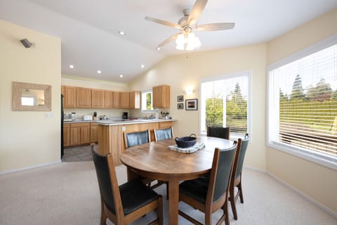 House, 2 Bedrooms | Dining