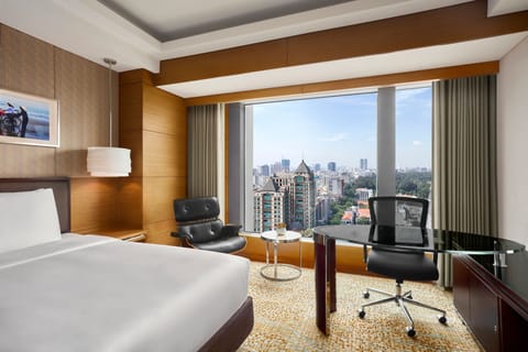 Executive Room, 2 Twin Beds, Non Smoking | Premium bedding, memory foam beds, minibar, in-room safe