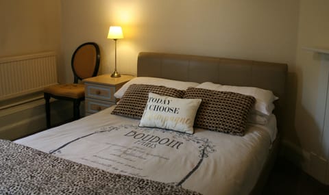 Double Room | Iron/ironing board, free WiFi, bed sheets