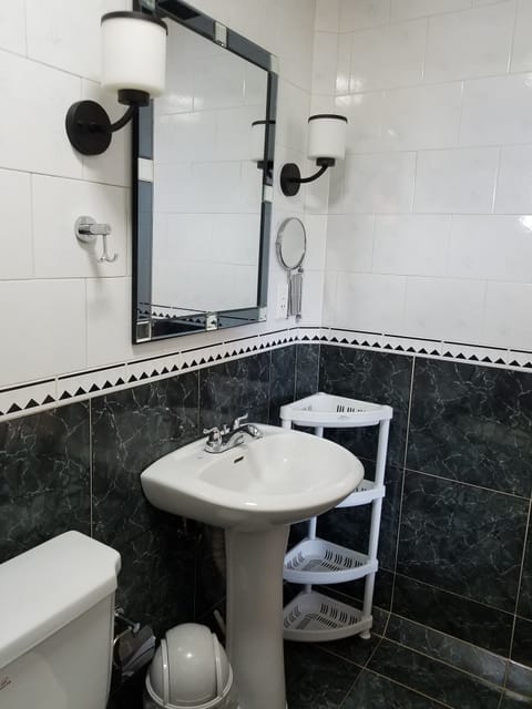 Standard Double or Twin Room | Bathroom | Shower, free toiletries, hair dryer, towels