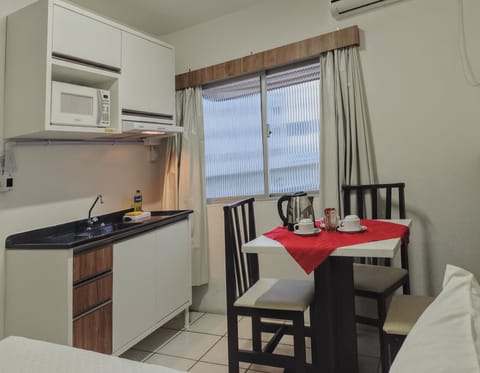 Superior Twin Room, 2 Twin Beds | Private kitchen | Fridge