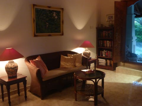 28-inch LCD TV with digital channels, Netflix, DVD player