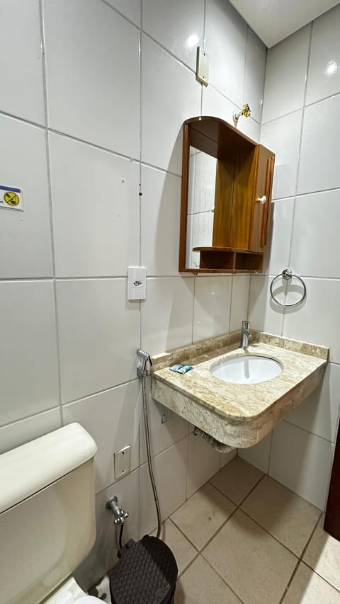 Double Room, 1 Double Bed, Non Smoking | Bathroom | Shower, hair dryer, towels