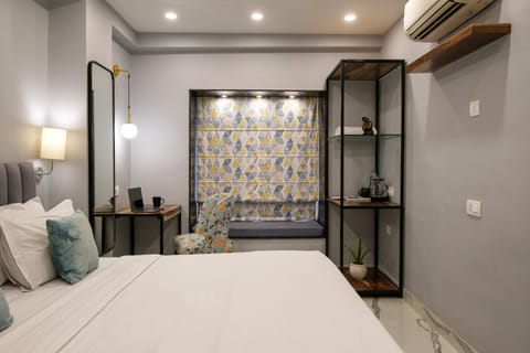 Deluxe Double Bed Private Room | Free WiFi, bed sheets