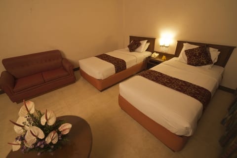 Deluxe Double or Twin Room, 1 Queen Bed, Non Smoking | Desk, laptop workspace, free WiFi, bed sheets