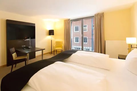 Standard Double Room | Premium bedding, free minibar, in-room safe, desk