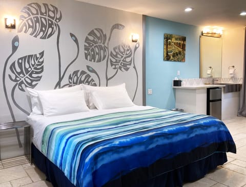 Basic Double Room, 1 King Bed, Non Smoking | Individually decorated, individually furnished, free WiFi, bed sheets