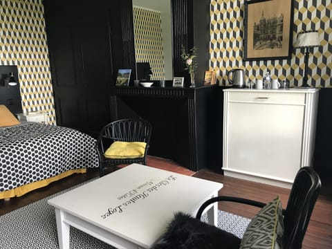 Deluxe Double Room, 1 King Bed (Sherlock Holmes) | Soundproofing, free WiFi, bed sheets