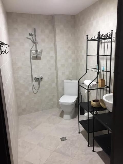 F-Romantic Double Room, River View | Bathroom | Shower