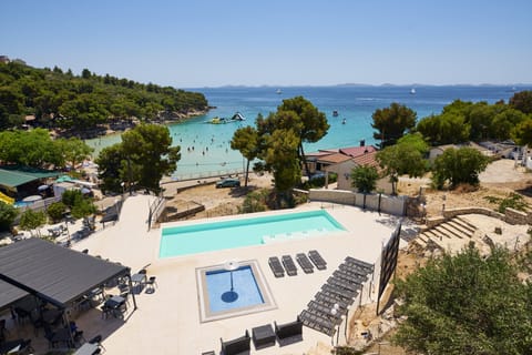 Seasonal outdoor pool, pool umbrellas, sun loungers