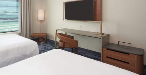 Premium bedding, in-room safe, desk, laptop workspace