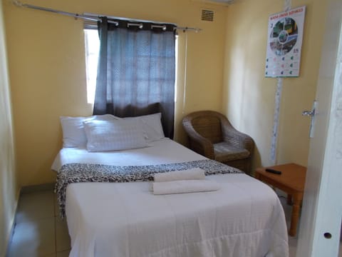 Economy Suite, Non Smoking, Garden View | Frette Italian sheets, premium bedding, down comforters, pillowtop beds