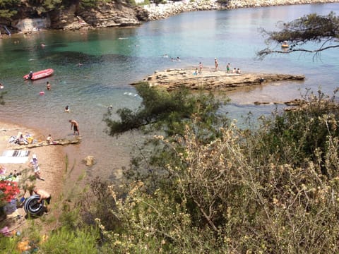 Beach nearby, 10 beach bars