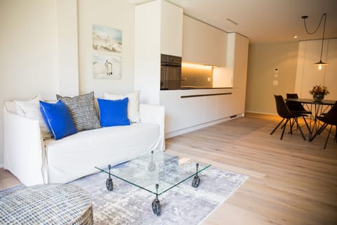 Apartment, Terrace | Living area | Flat-screen TV, heated floors