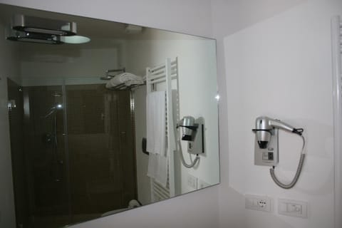Shower, hair dryer, bathrobes, slippers