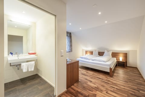 Standard Double Room, Mountain View | Room amenity