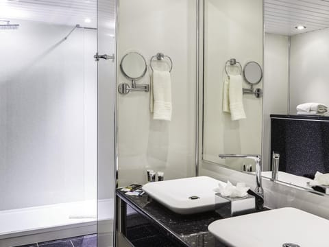 Suite, 1 King Bed | In-room safe, desk, iron/ironing board, free WiFi