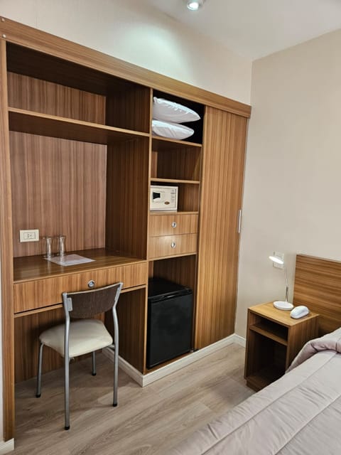 Standard Double Room | Minibar, in-room safe, bed sheets