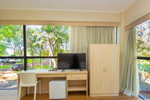 Deluxe Room | Minibar, desk, laptop workspace, free WiFi