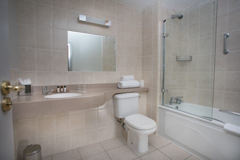 Rainfall showerhead, free toiletries, hair dryer, towels