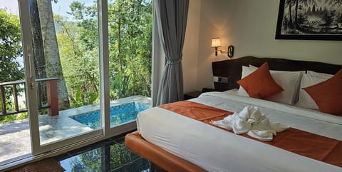 Deluxe Villa King | Down comforters, minibar, in-room safe, individually decorated