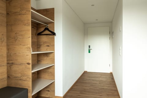 Deluxe Double or Twin Room | Desk, laptop workspace, blackout drapes, soundproofing