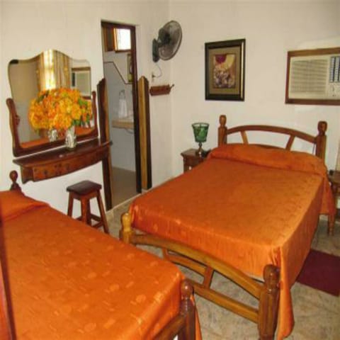 Double Room, 1 Queen Bed, Non Smoking | In-room safe, individually decorated, individually furnished, desk