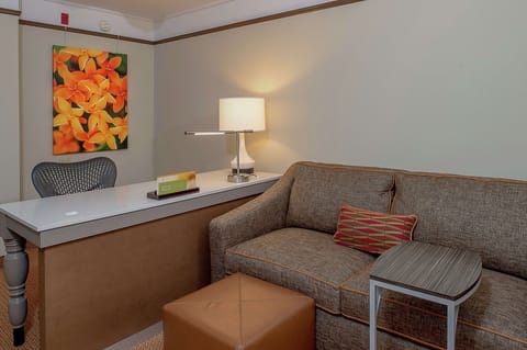 Junior Suite, One King Bed, Non-Smoking | Pillowtop beds, in-room safe, desk, blackout drapes