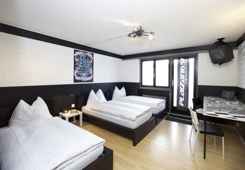 Premium bedding, individually decorated, iron/ironing board, free WiFi