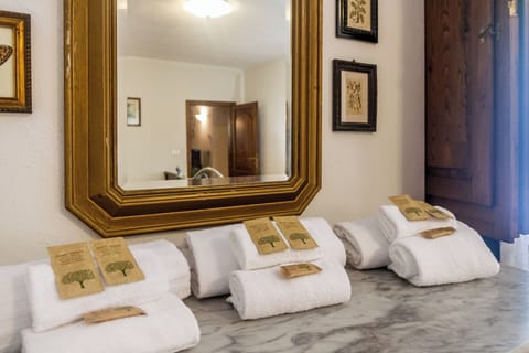 Comfort Apartment, 1 Bedroom, Patio, Pool View | Blackout drapes, bed sheets