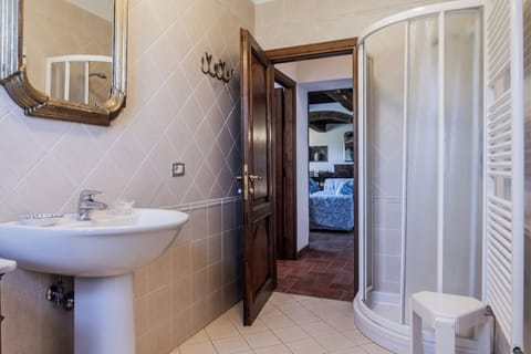 Superior Apartment, 1 Bedroom, Patio, Ground Floor | Bathroom | Shower, hair dryer, bidet, towels