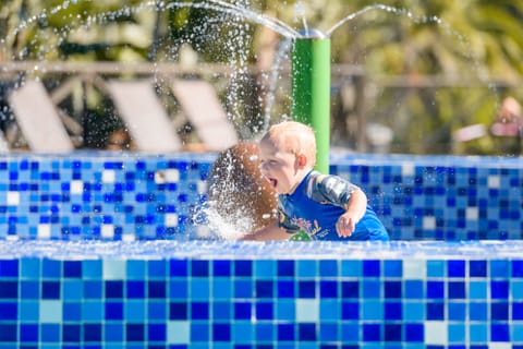 2 outdoor pools