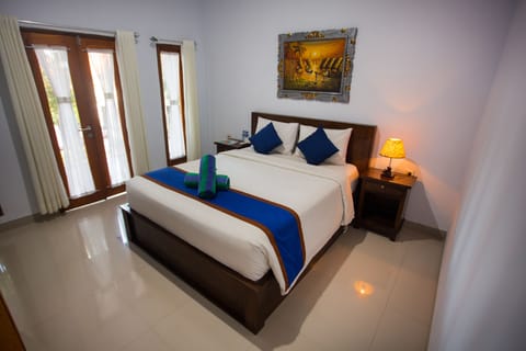 Deluxe Double Room, 1 Queen Bed, Courtyard View | Desk, soundproofing, free WiFi, bed sheets