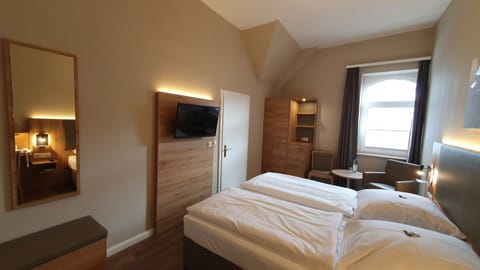 Standard Double Room | In-room safe, desk, blackout drapes, soundproofing