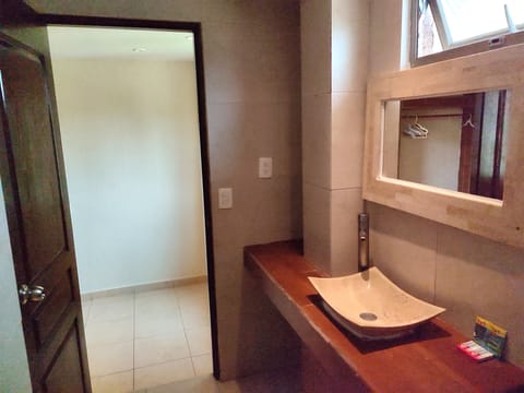 Standard Room, 1 King Bed | Bathroom | Shower, towels