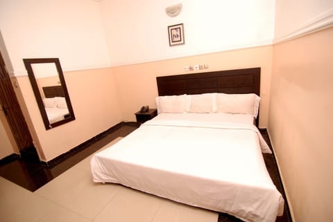 Executive Double Room, 1 Double Bed | Premium bedding, desk, free WiFi