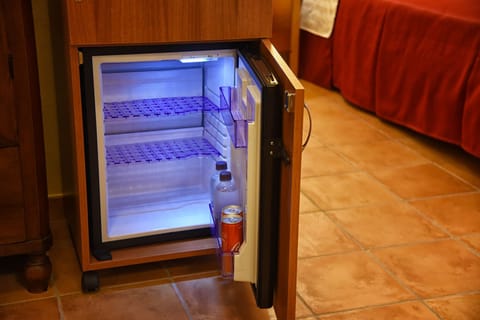 Desk, blackout drapes, free WiFi, bed sheets