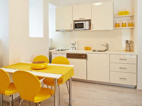 Superior Studio (4) | Private kitchenette | Fridge, microwave, stovetop, coffee/tea maker