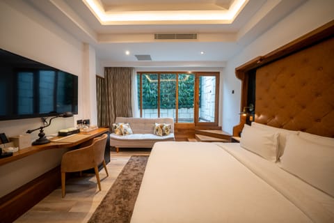 Garden Suite with Plunge Pool | Egyptian cotton sheets, premium bedding, pillowtop beds, in-room safe