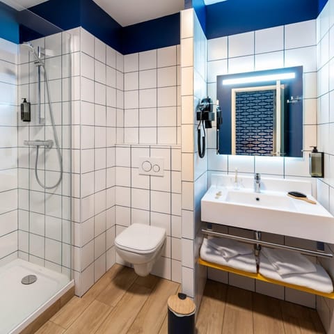 Room, 1 Double Bed with Sofa bed, Accessible | Bathroom | Free toiletries, hair dryer, towels