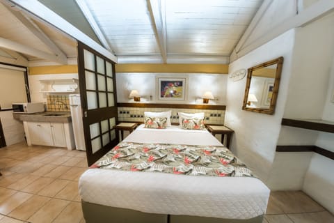 Chalet | Premium bedding, minibar, in-room safe, desk