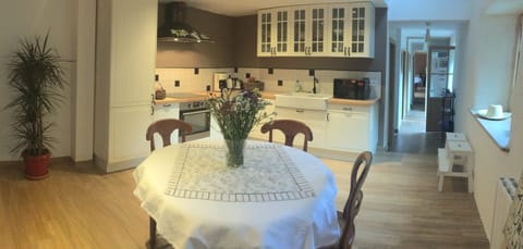 Cottage, 2 Bedrooms | Private kitchen | Full-size fridge, microwave, oven, stovetop